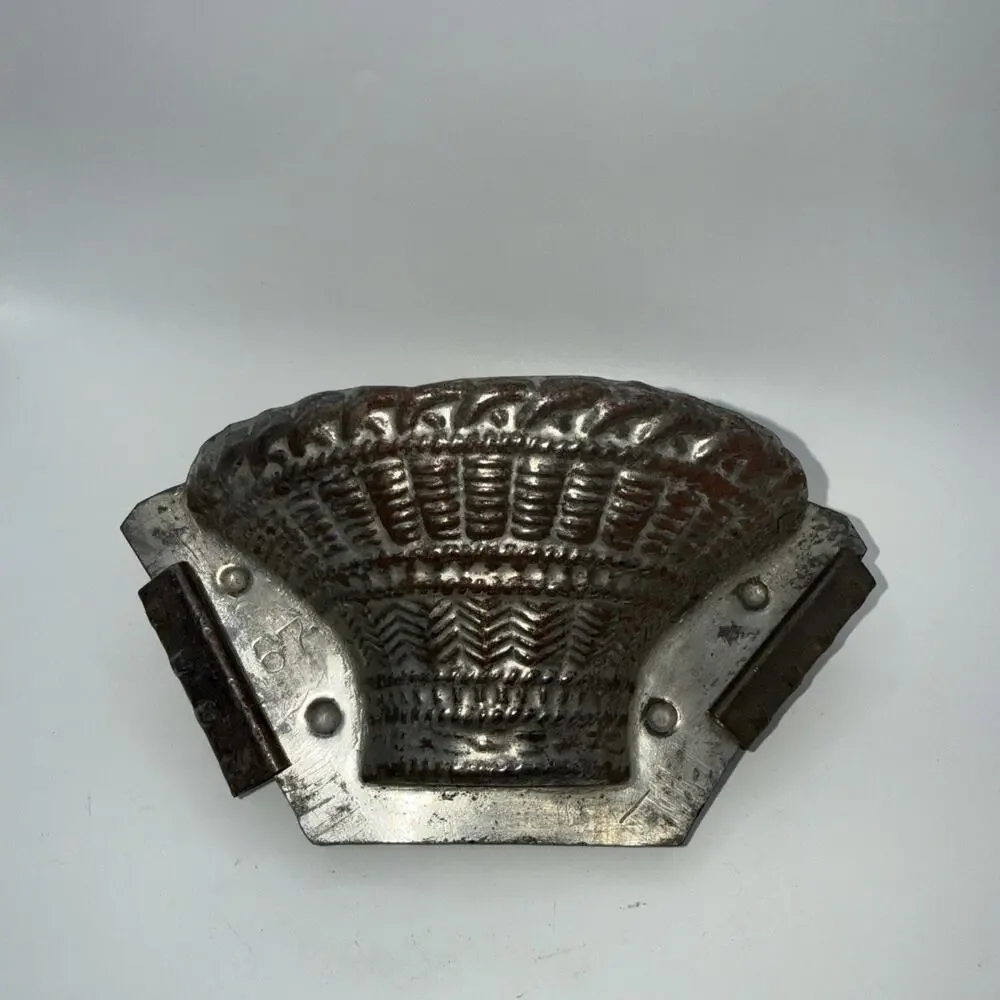 Vintage Easter Basket Chocolate Mold #7066 Metal Tin Nice Details 5- 3/4 